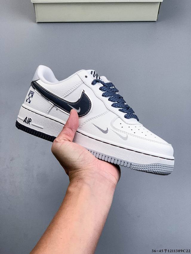 Original last data paper version, made with a hard, high-quality leather upper,