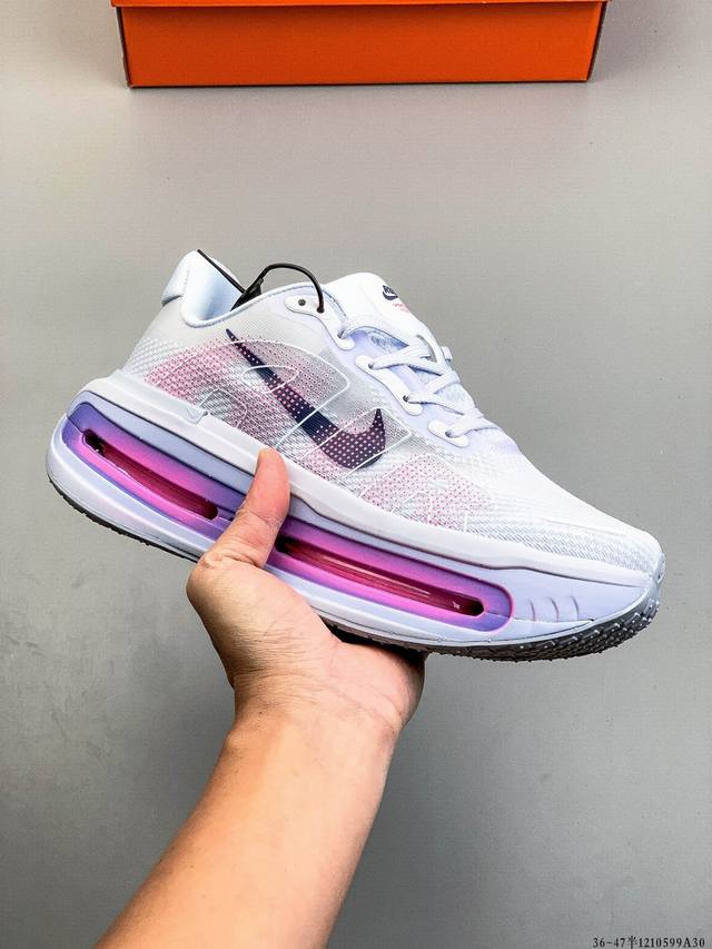 Company Grade! Nike Vomero Premium, Nike's top-of-the-line running shoe for the