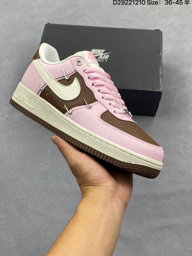 Nike Air Force 1 '07 Low, a versatile, platform, low-top, casual athletic shoe