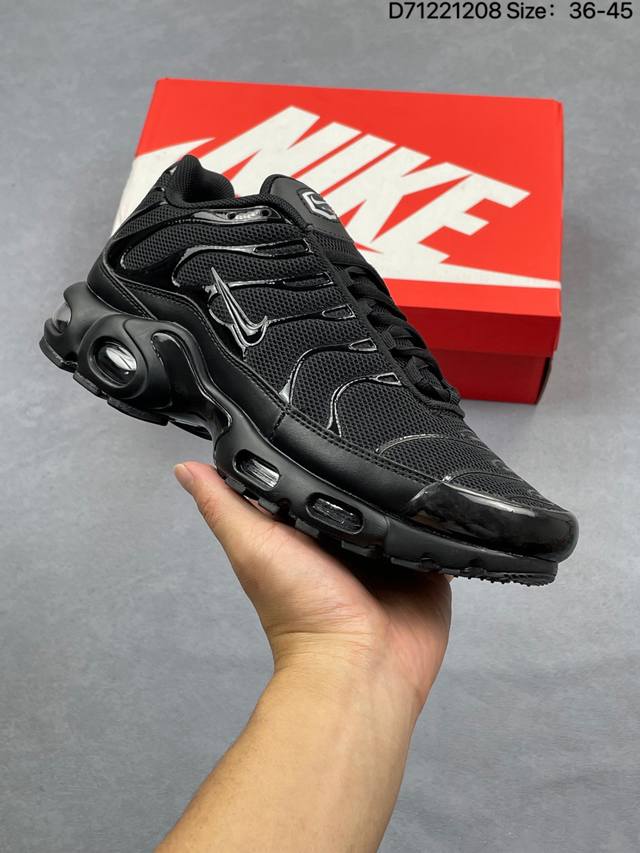 Nike Air Max Plus TN Ultra Retro Edition. The classic Nike Air Max Plus is well