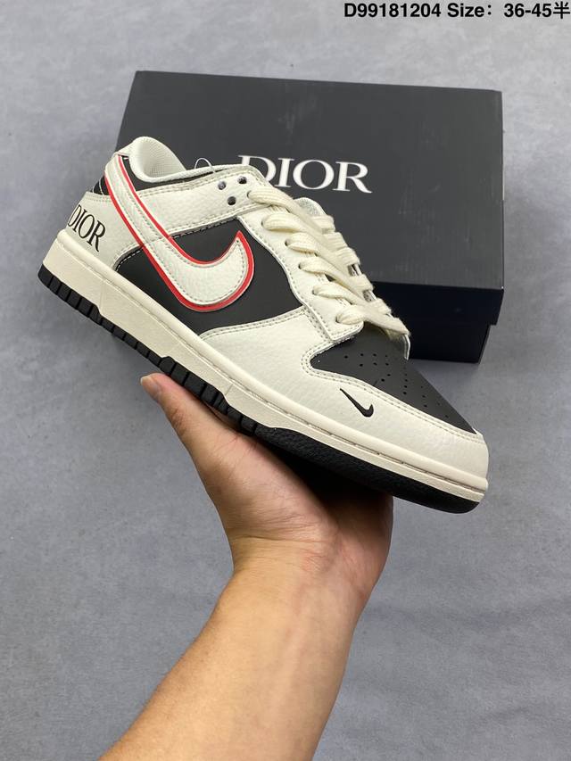 Nike SB Dunk Low, a low-top casual sports skateboarding shoe from the Dunk seri