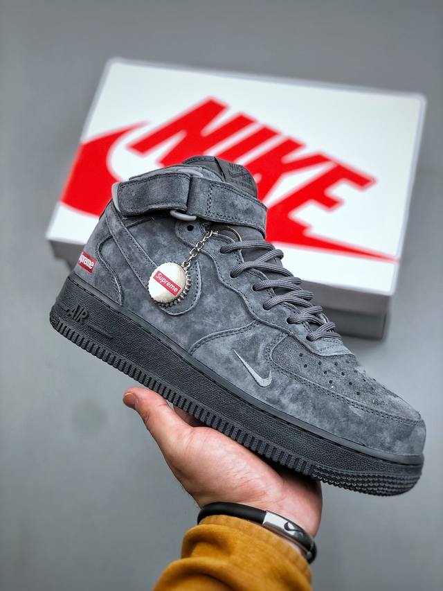 L version Nike Air Force 1'o7 Supreme collaboration. Made with original last and