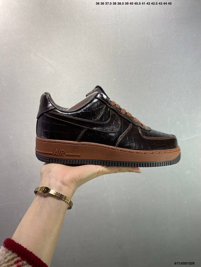 Nike Air Force 1 '07 Low, low-top athletic and casual shoes with advanced glow-
