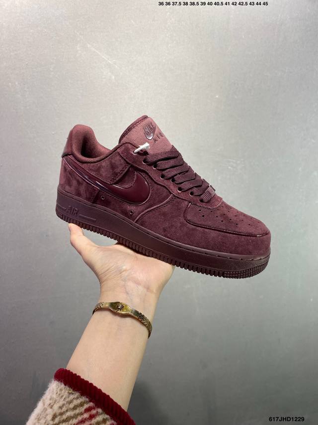 Nike Air Force 1 '07 Low-top versatile casual sneakers. Soft, responsive cushio