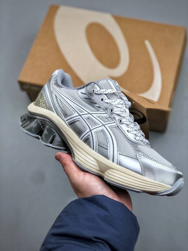 ASICS Gel-Kinetic Fluent Casual Breathable Running Shoes. The upper features a