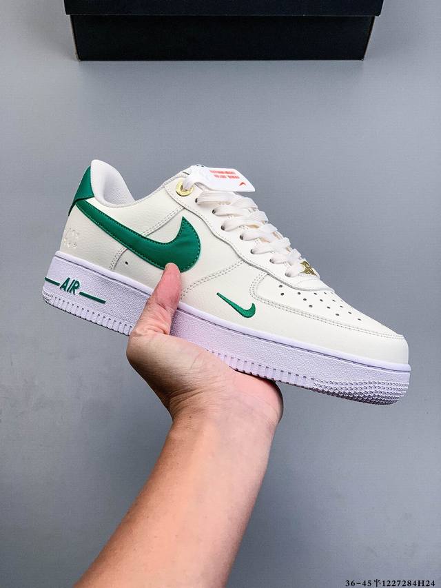 Authentic label with two layers! Nike Air Force 1 Low, classic and versatile cas