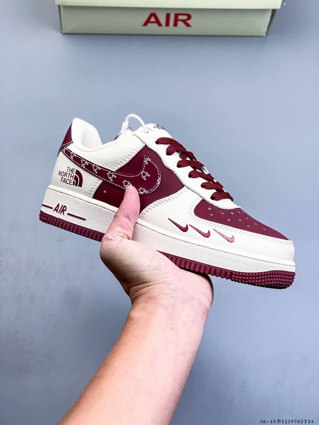 Original last data paper version, made with a hard, high-quality leather upper,