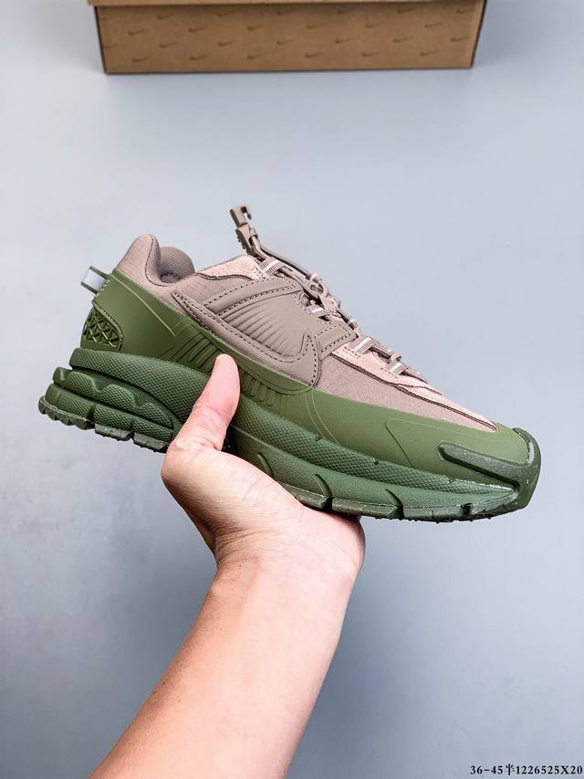 Company Grade! Nike Zoom Vomero Roam Trendy Low-Top Casual Sneakers ( ) are meti