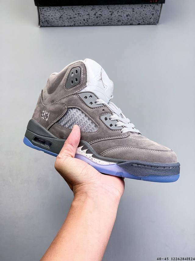 Air Jordan 5 Retro Oreo AJ5 High-Top Basketball Shoes. Features a visible Air un