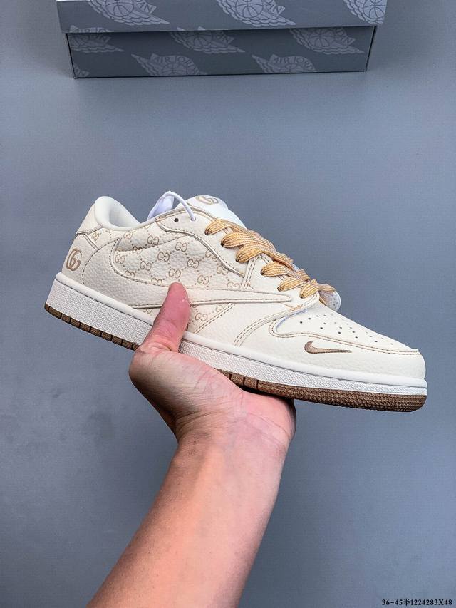 Nike Air Jordan 1 Low (AJ1) - A low-top trendy casual sneakers. Perfectly craft