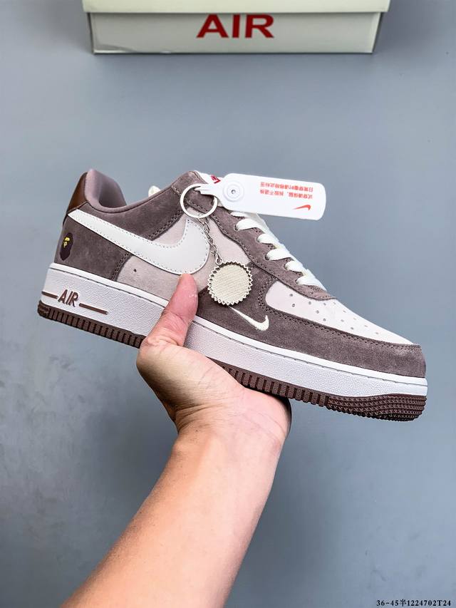 Original last data paper version, made with a hard, high-quality leather upper,