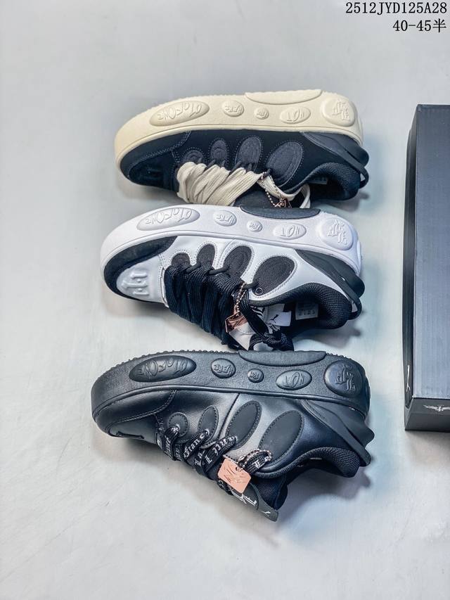 Puma women's platform Trace V sneakers, black and white suede platform shoes, 3