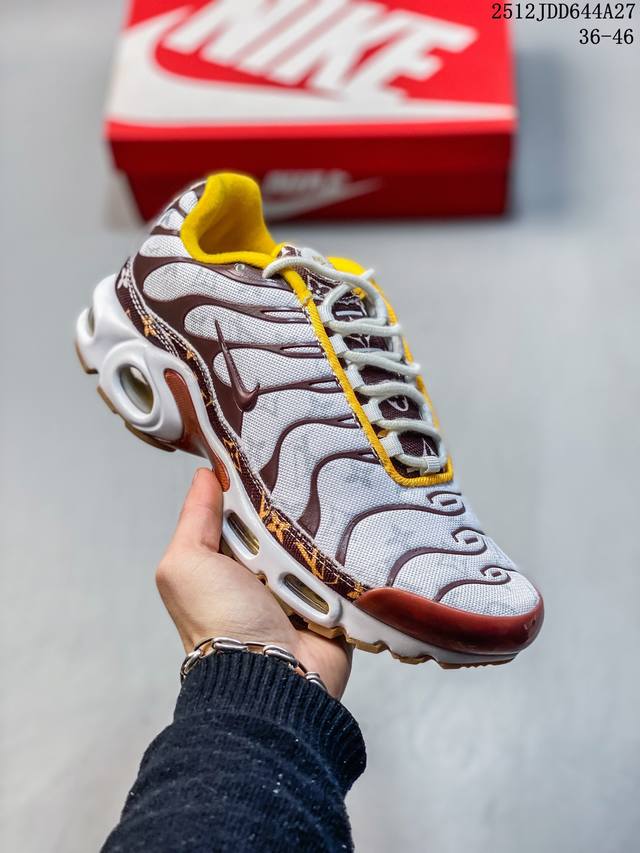 Nike Air Jordan 1 Low AJ1, the first generation of Jordan AJ1, a retro-style ca