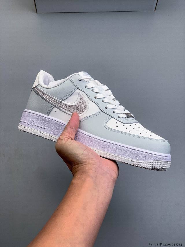 Authentic label with two layers! Nike Air Force 1 Low, classic and versatile cas