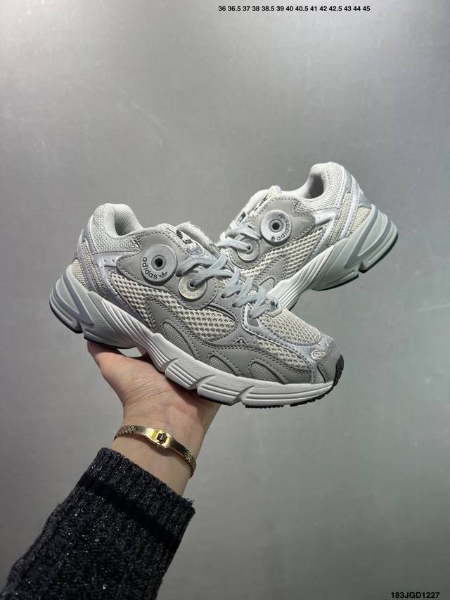 Men's and women's shoes, authentic label, half-size system. #Uses a combination