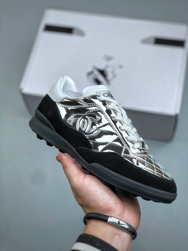Chanel 2025 Quilted Pattern Sneakers A top-selling item on Xiaohongshu, the best