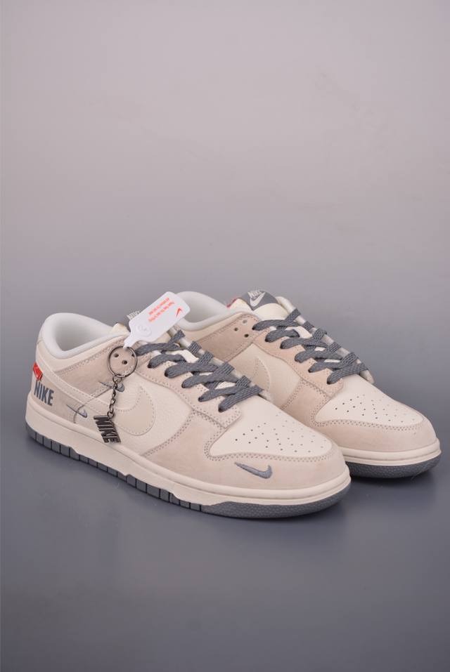 Nike SB Dunk Low Grey/White. Highly recommended from a top-tier manufacturer. M