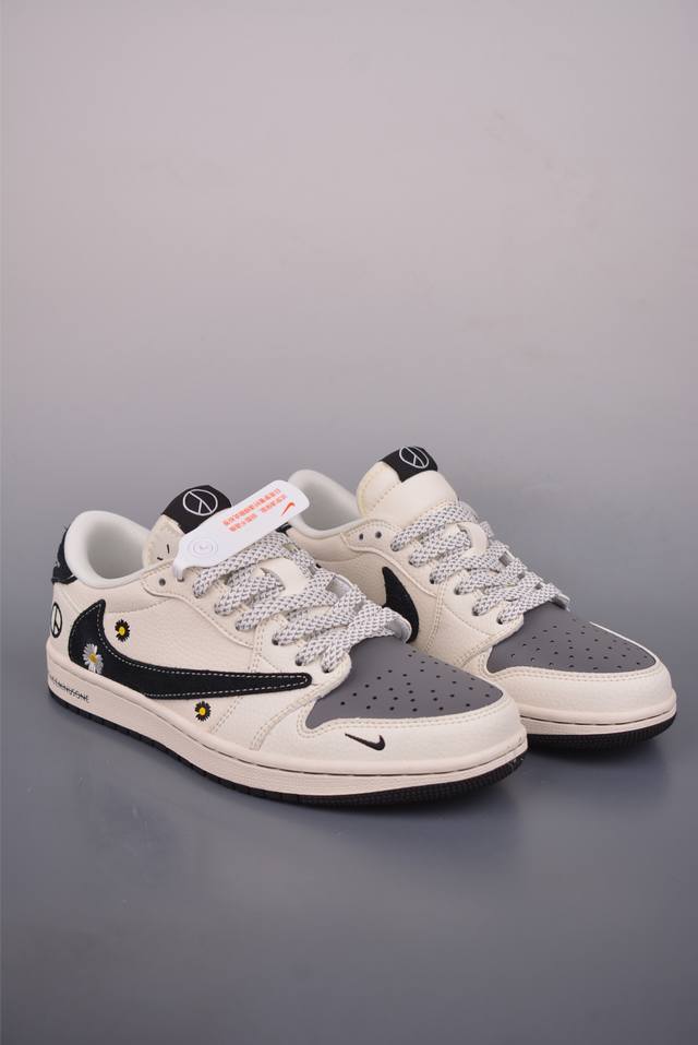 Fragment X Travis Scott X Daisy Air Jordan 1 Low Three-Way Collaboration (Revers