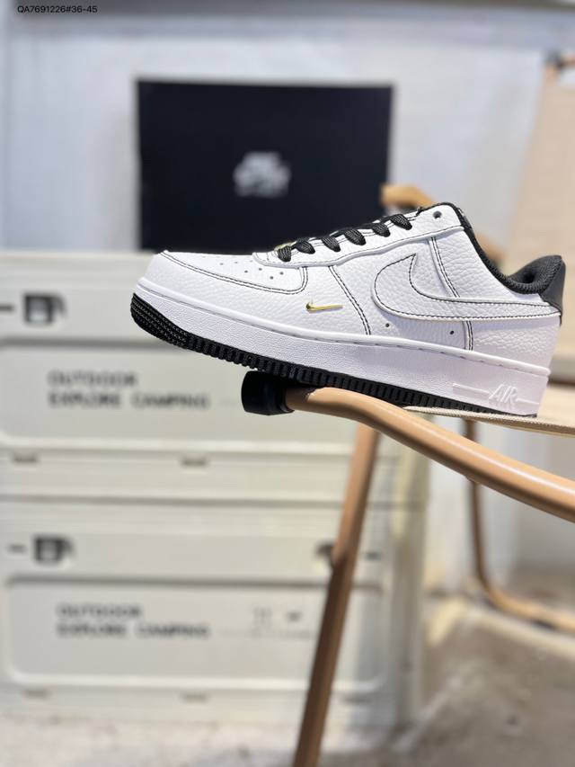 Nike Air Force 1 '07, a versatile casual athletic shoe. Its soft, responsive cu