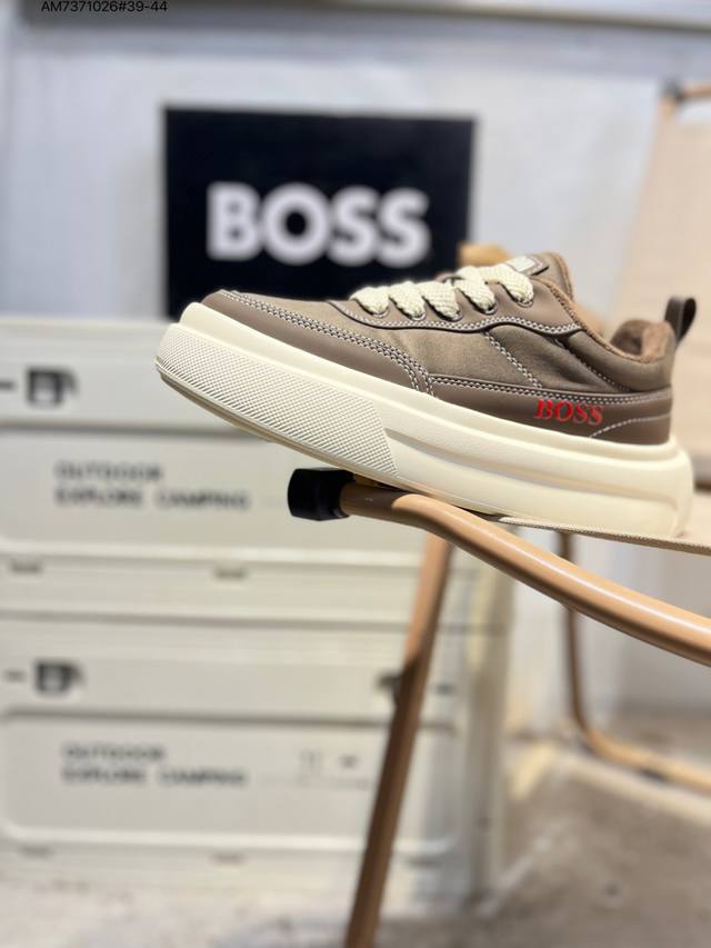 Boss Hugo Boss stamped version, new German high-end brand, same as the new model