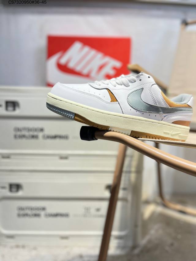 W Nike Gamma Force combines comfort and outstanding style, showcasing meticulous