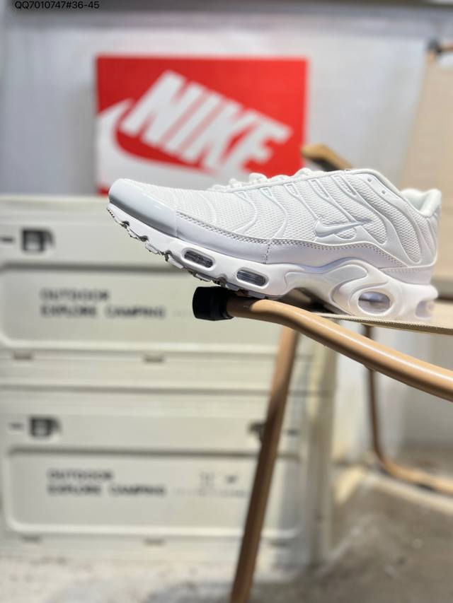 Nike Air Max Plus Lightweight Cushioning and Durable Running Shoes. The new upp