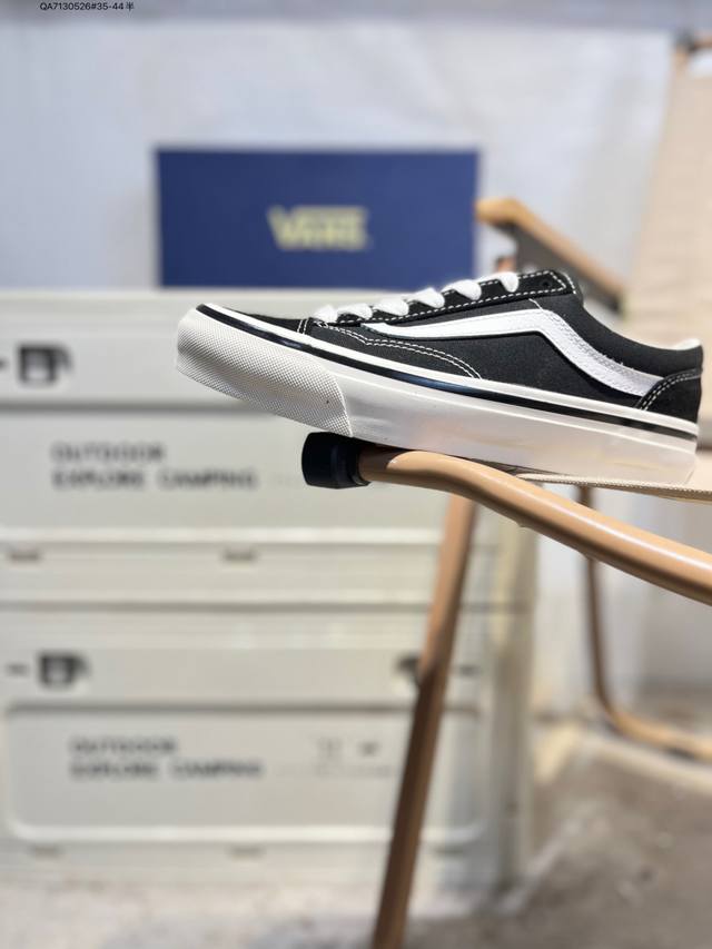 Vanssk8-Low, the official classic retro casual sports sneakers from Vans. Featur