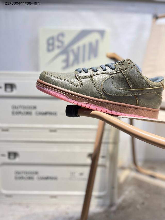 Nike Dunk Low SB series classic and versatile casual sports sneakers. The thick