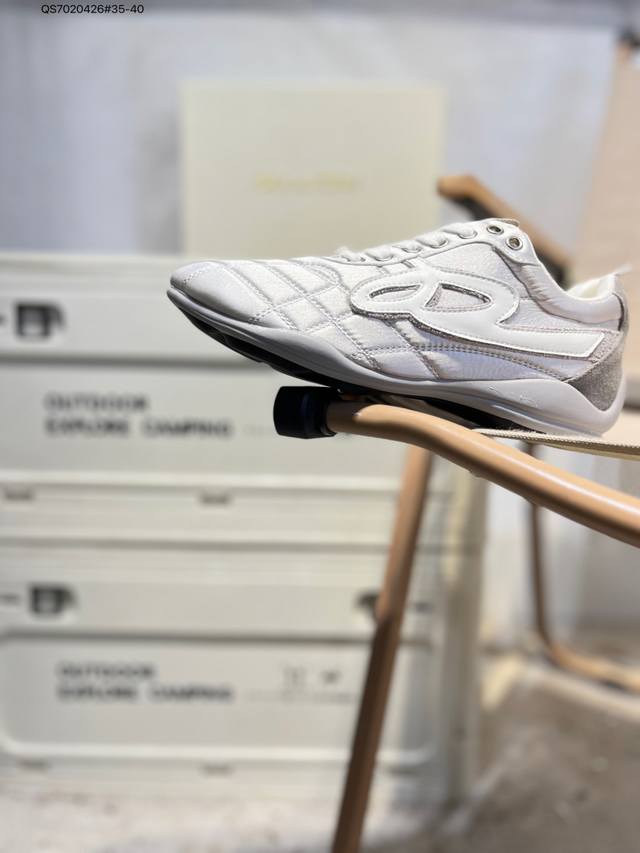 Goodbai The Wandering Earth Made with original molds using lambskin lining, this