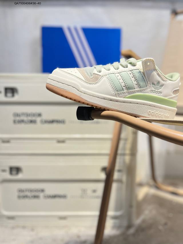 Adidas Forum 84 Low Shoes from the Rome series. These classic Forum sneakers fea