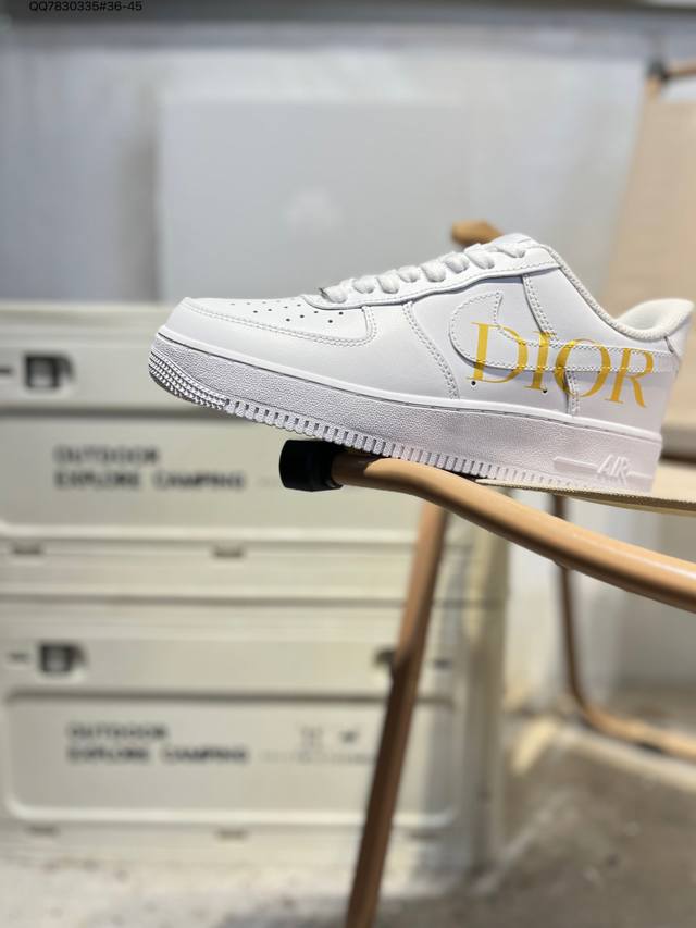 Nike Air Force 1 '07, a versatile casual athletic shoe. Its soft, responsive cu