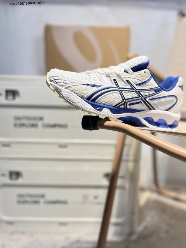 Asics Gel-Nimbus 10.1, a classic Asics running shoe, is currently riding the wav