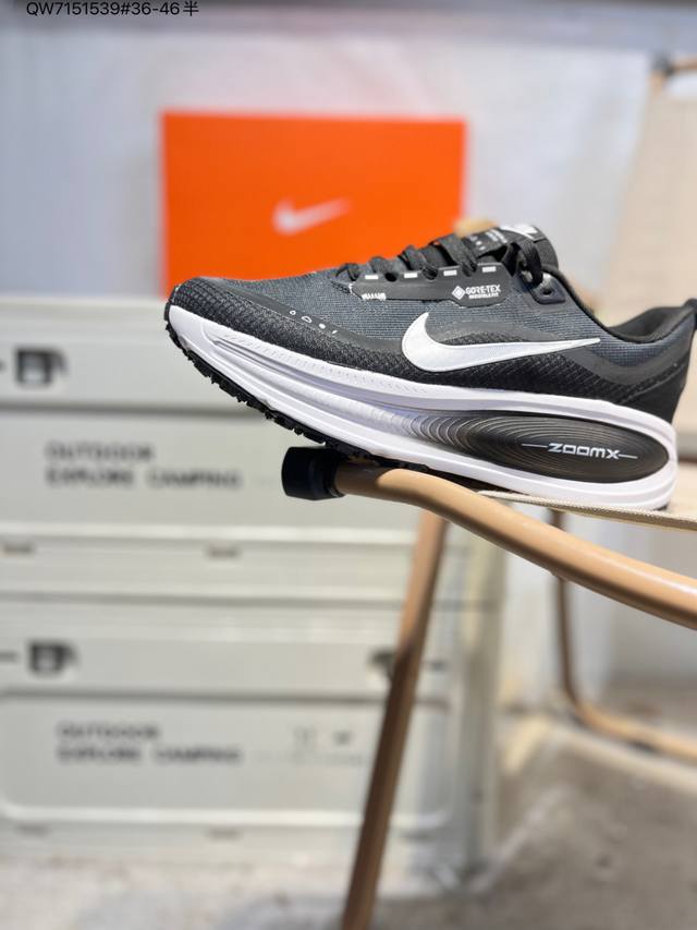 Nike Vomero 18 Gtx Comfortable, Shock-absorbing, Anti-slip Low-top Running Shoe