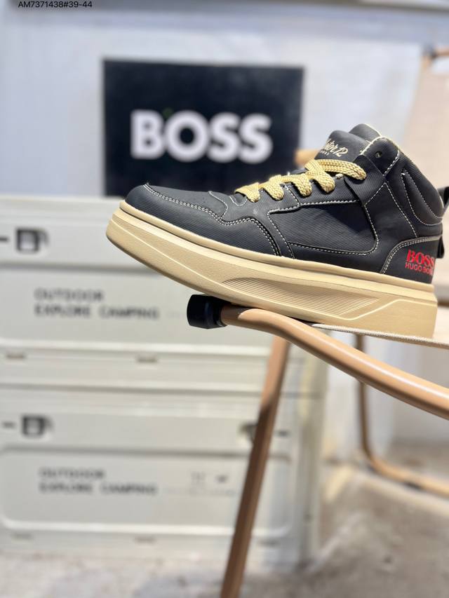 Boss Hugo Boss stamped version, new German high-end brand, same as the new model