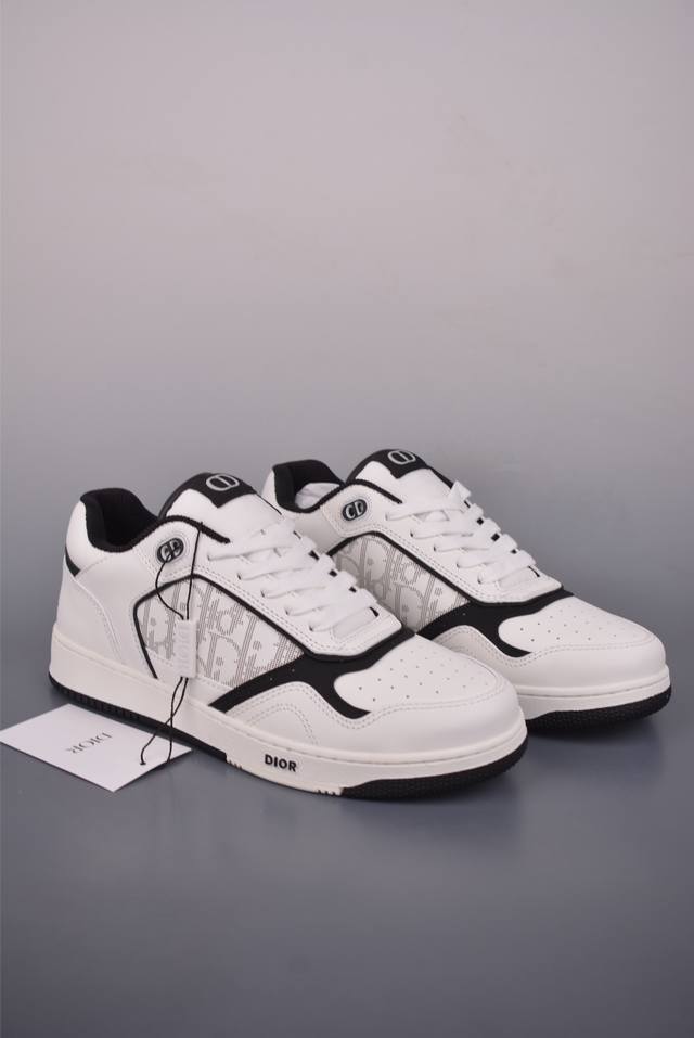 Dior B27 Casual Sneakers Continuing the classic Dior B27 style, this new additi