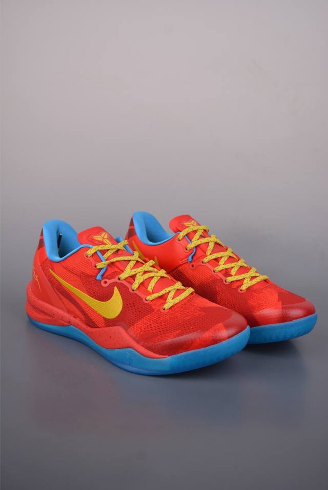 A tribute to Kobe, a nostalgic Boss version of the Nike Kobe 8 System. Featurin