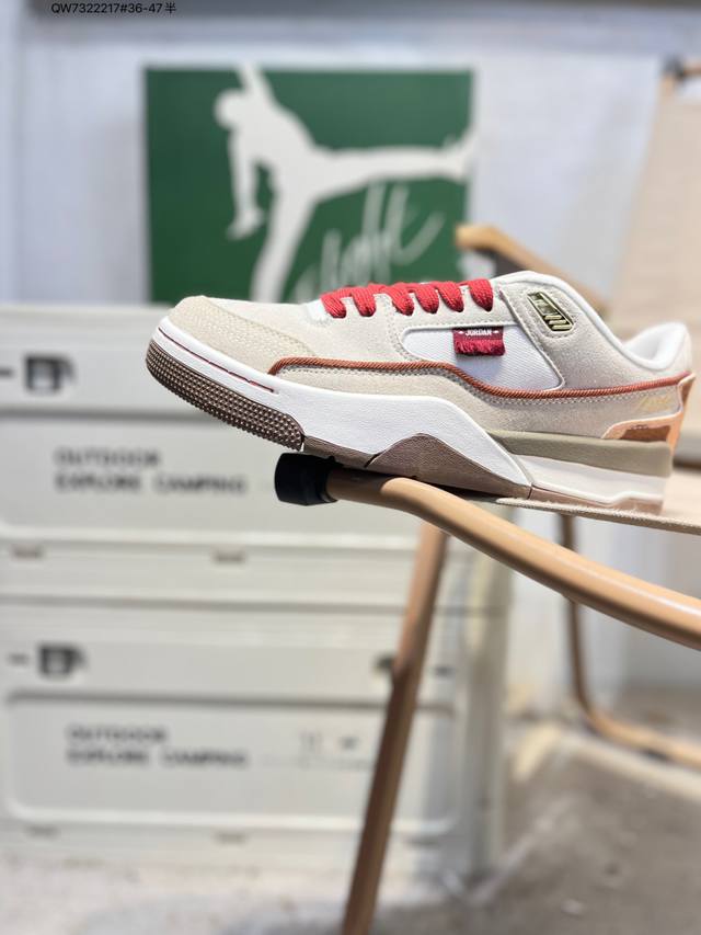 Year of the Horse Limited Edition Jordan Flight Court Air Jordan AJ4 Retro. Ori