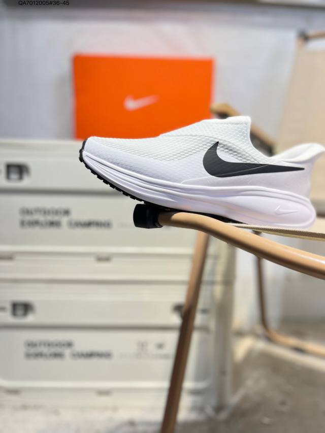 Nk Revolution 8 London 8th Generation Ultralight Mesh Running Shoes combine a sw