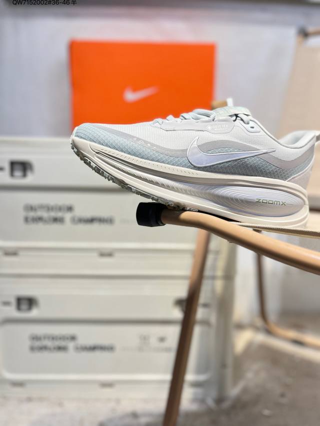 Nike Vomero 18 Gtx Comfortable, Shock-absorbing, Anti-slip Low-top Running Shoe