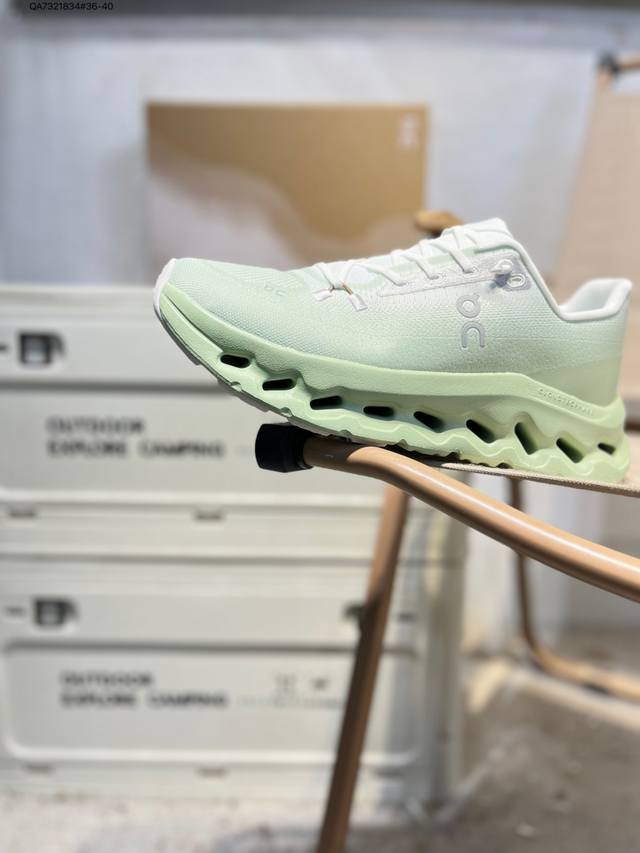 On Cloudtilt Moon Lightweight Sports and Casual Shoes Very comfortable on the fe