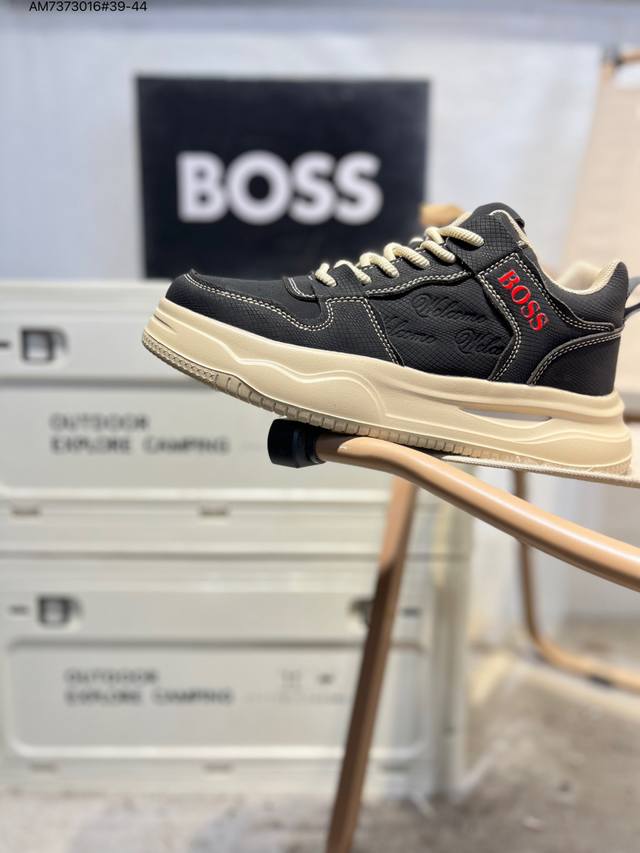 Boss Hugo Boss stamped version, new German high-end brand, same as the new model