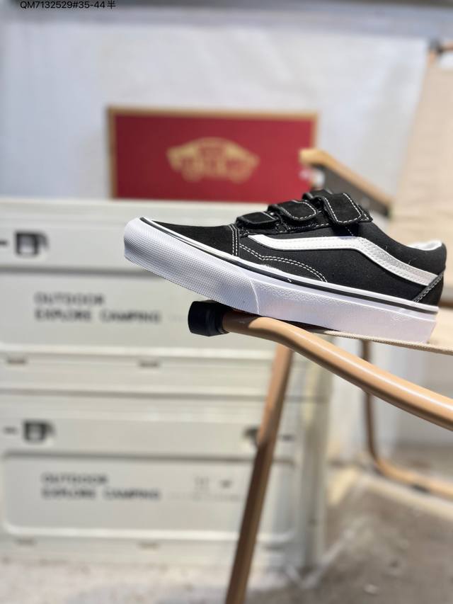 Vanssk8-Low, the official classic retro casual sports sneakers from Vans. Featur