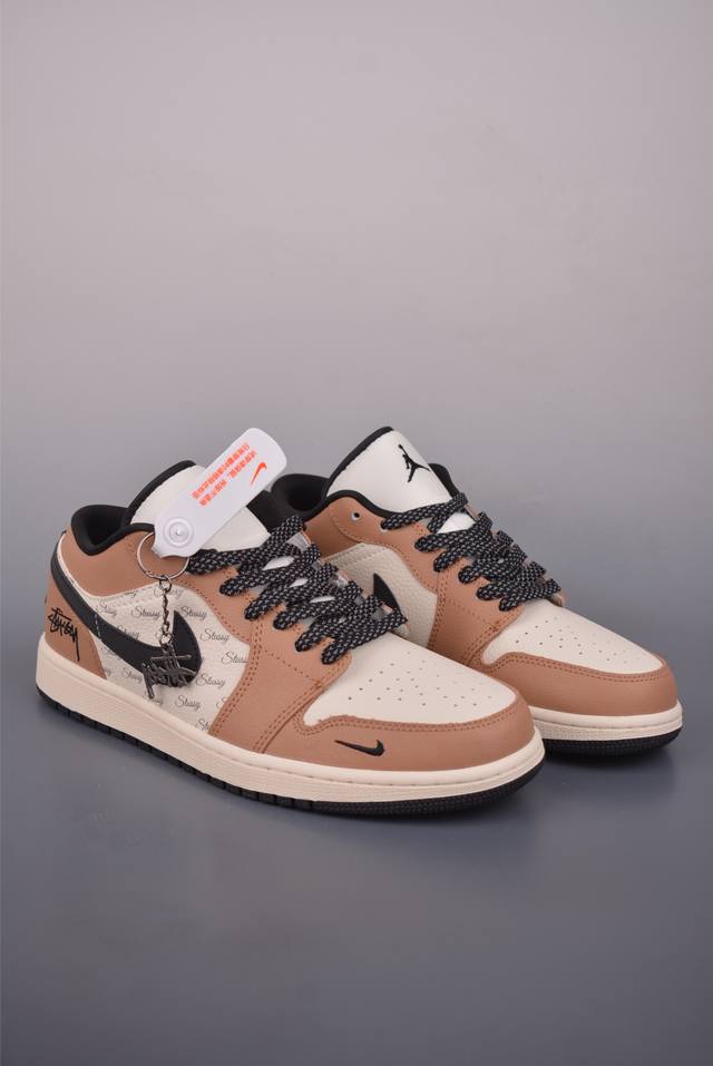 Nike SB Dunk Low Stuart Collaboration. Highly recommended, made by a top-tier m