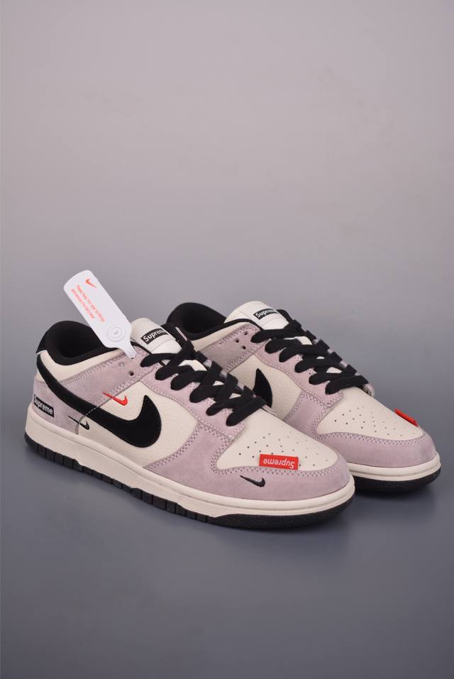 Nike SB Dunk Low Supreme Collaboration. Highly recommended from a top-quality m