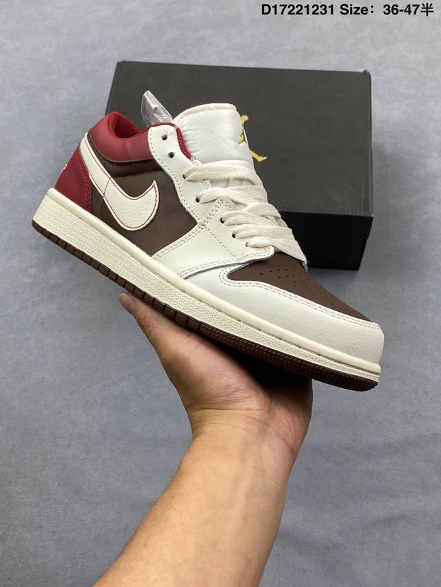 Nike Air Jordan 1 Retro Mid "Reverse Black Toe" TL Bmxdaj1 Jordan 1 Mid-Top Cla