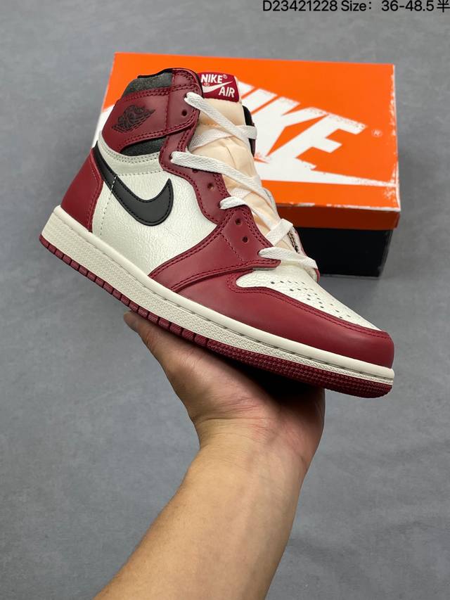 Air Jordan Aj1 Retro High, Chicago Distressed Oxidation, Dz5485-612. The stronge