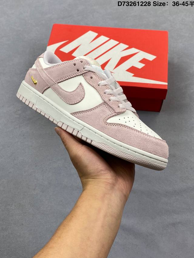 Nike SB Dunk Low Retro Low-Top Casual Sports Skateboard Shoes. Featuring soft a