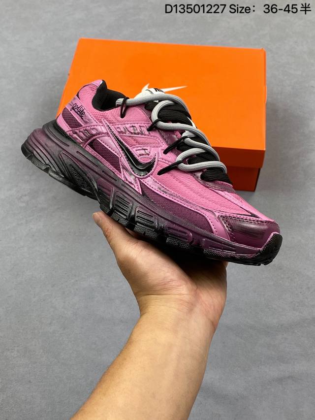 A trending new Korean vintage style shoe on Instagram, reminiscent of classic N