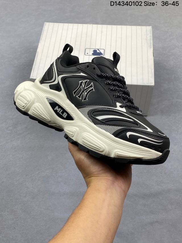 Mlb, a Korean sports brand under F&F, offers men's and women's shoes with authen