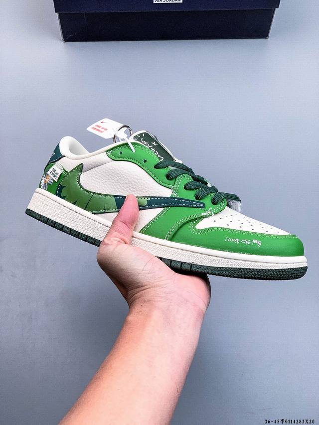 Nike Air Jordan 1 Low (AJ1) - Trendy and Casual Sneakers. Perfectly crafted AJ1